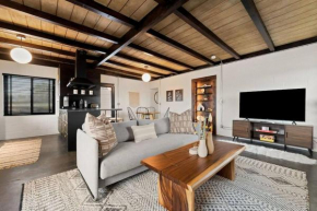 The Desert Serenity-Stunning views-Pool-Spa-BBQ